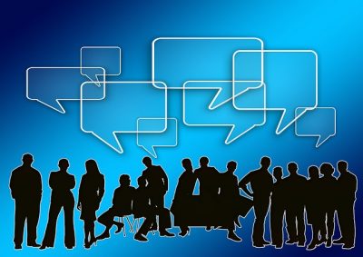 amigos fazendo networking